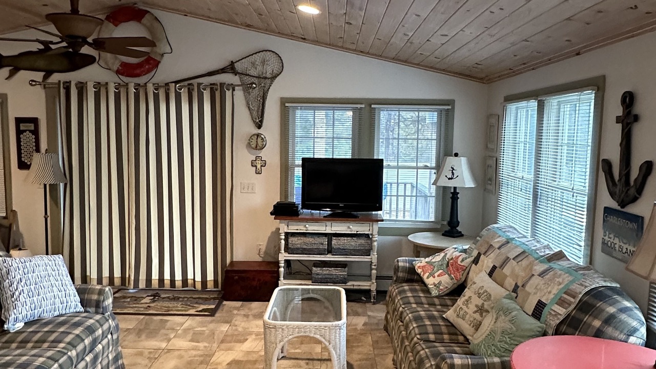 Photo of Livingroom in Charlestown