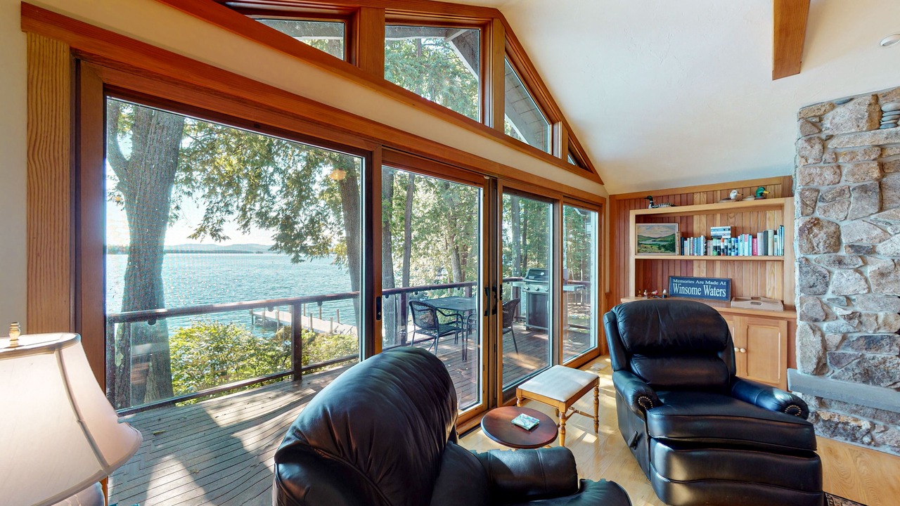Photo of Livingroom in Moultonborough