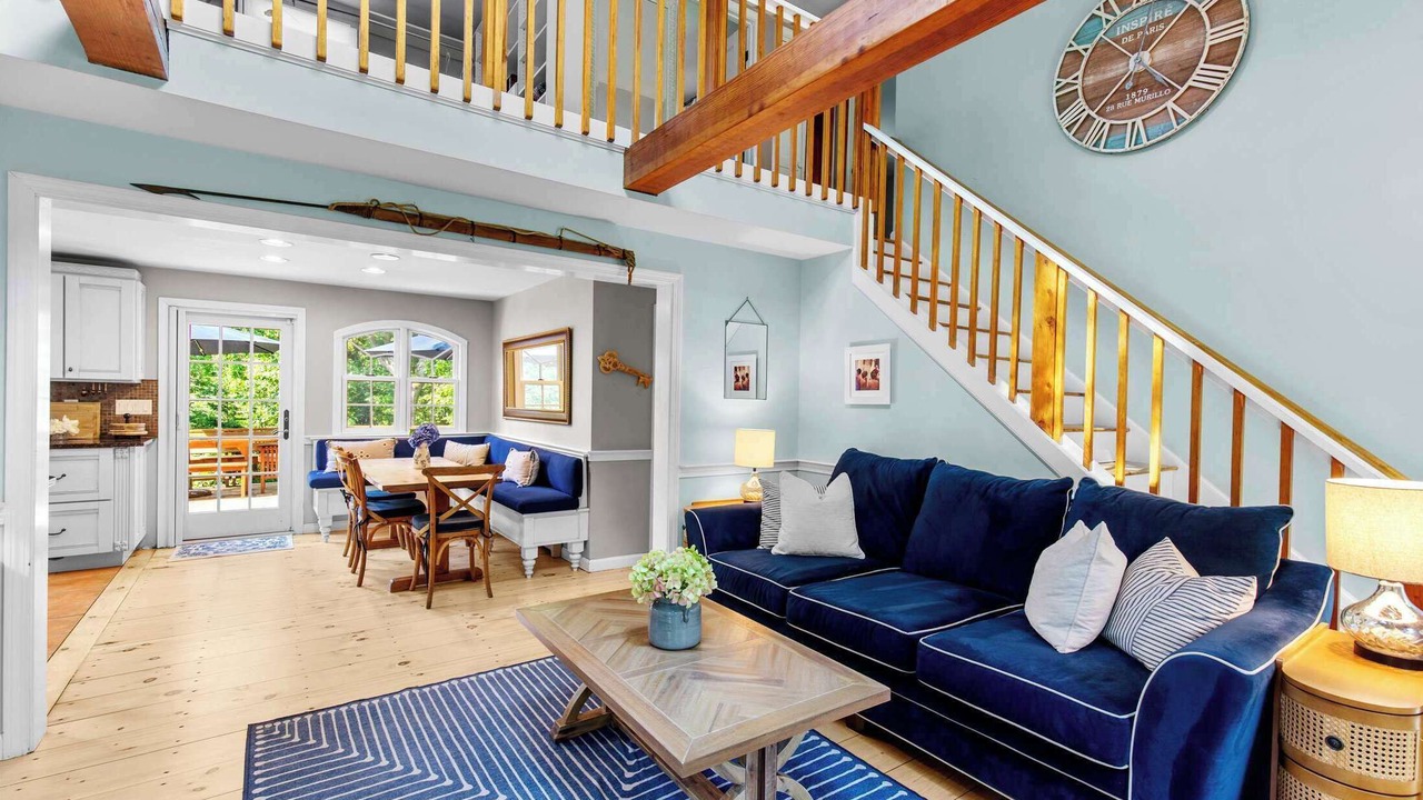 Photo of Livingroom in Eastham
