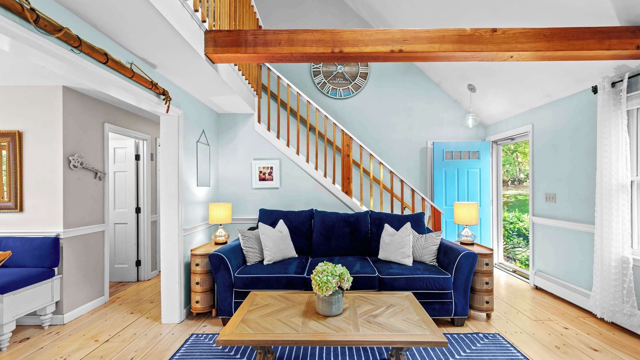 Photo of Livingroom in Eastham