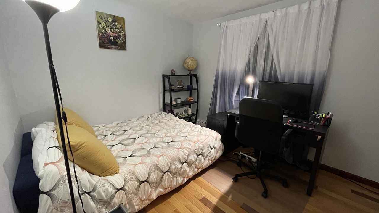 Photo of Bedroom in Fort Lee