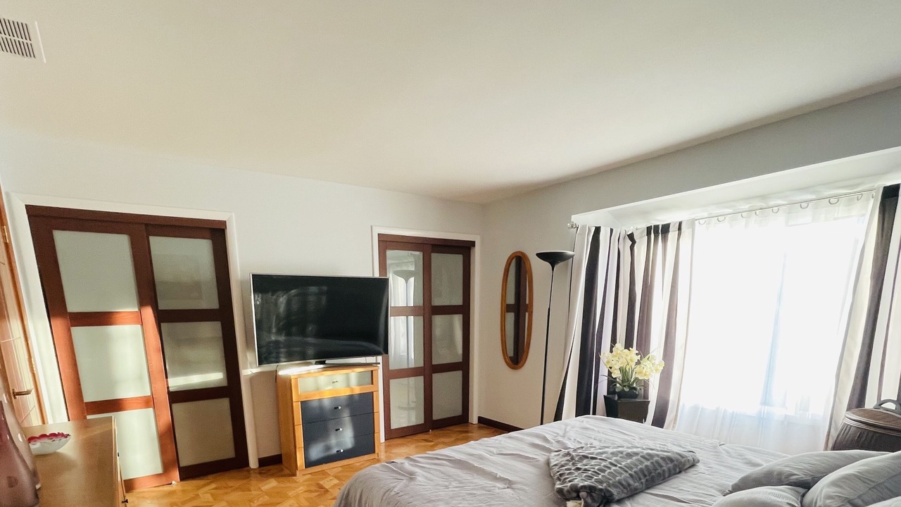 Photo of Bedroom in Fort Lee