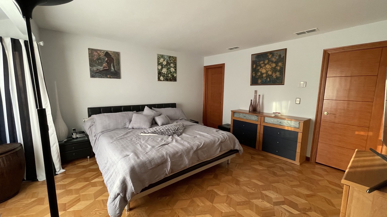 Photo of Bedroom in Fort Lee