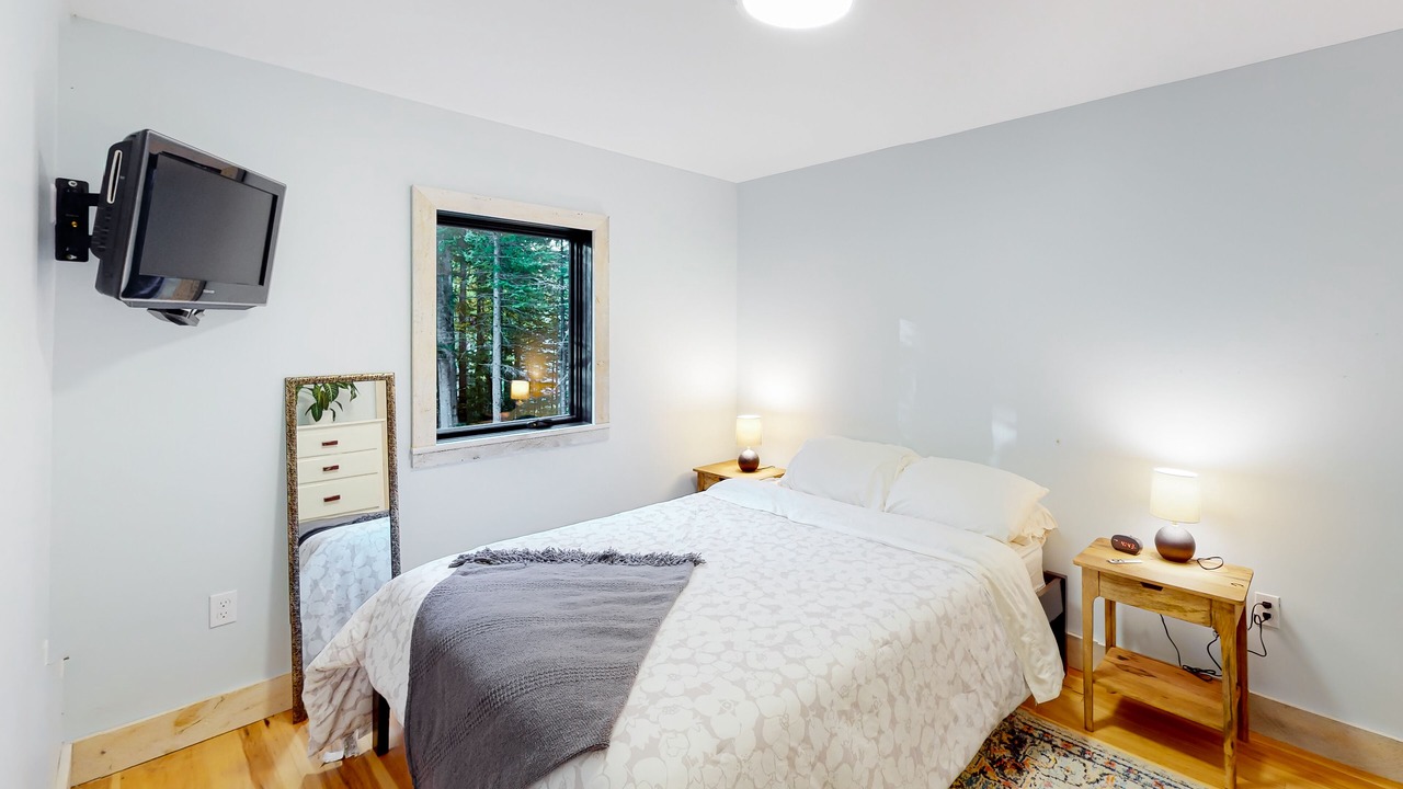 Photo of Bedroom in Lamoine