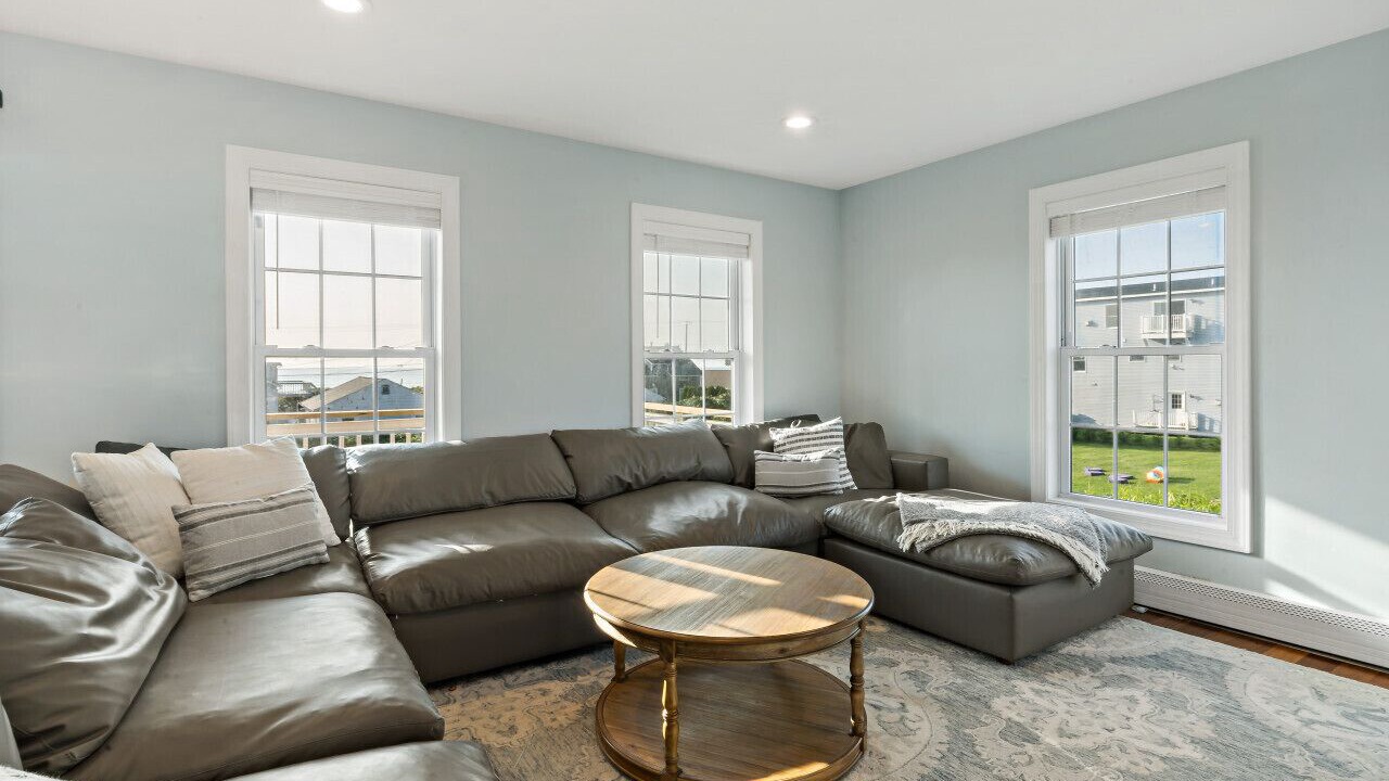 Photo of Livingroom in Eastward Look