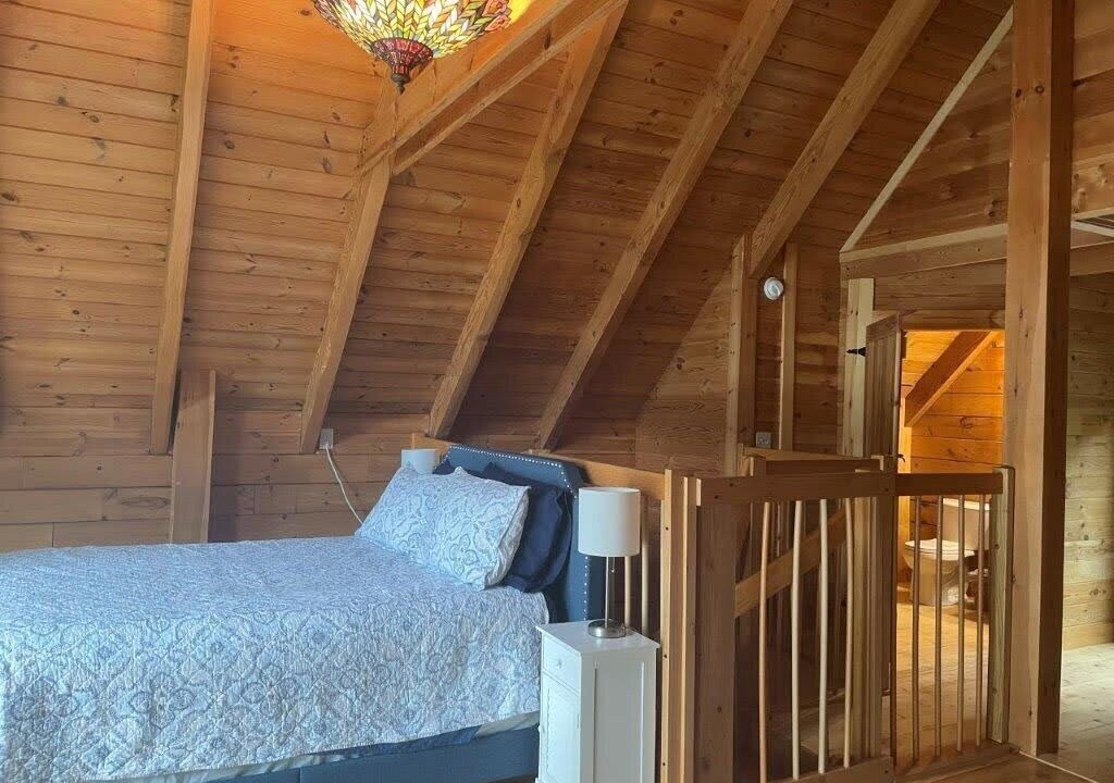 Photo of Bedroom in Oakland