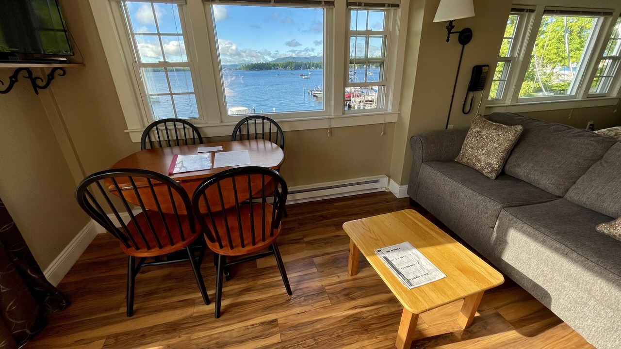 Photo of Livingroom in Wolfeboro