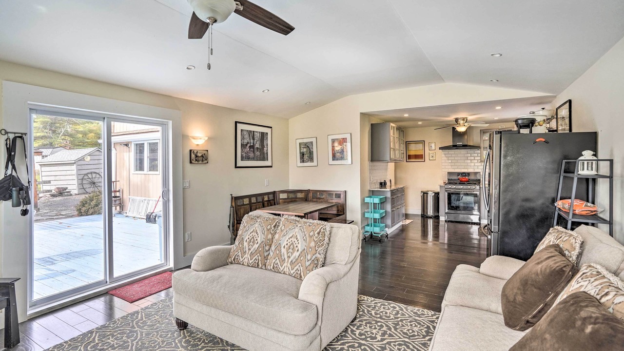 Photo of Livingroom in Edgewood
