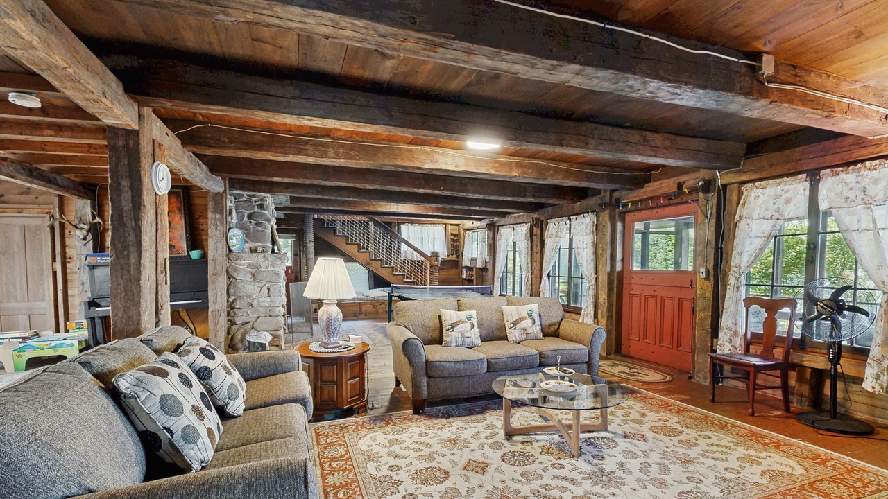 Photo of Livingroom in Meredith
