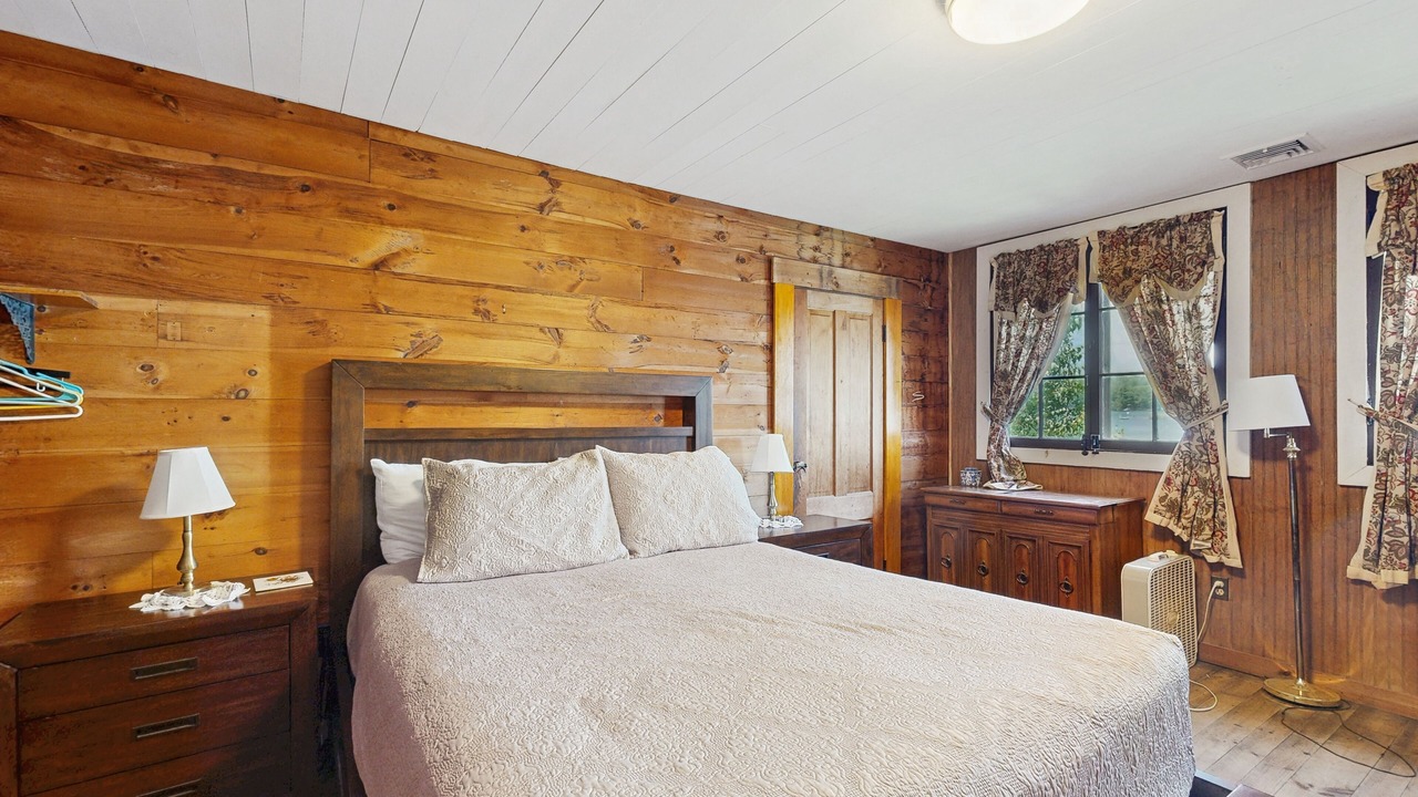 Photo of Bedroom in Meredith