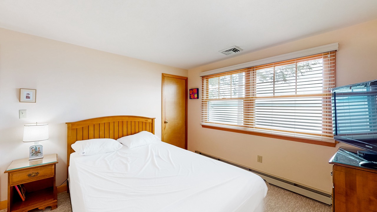 Photo of Bedroom in Alton Bay