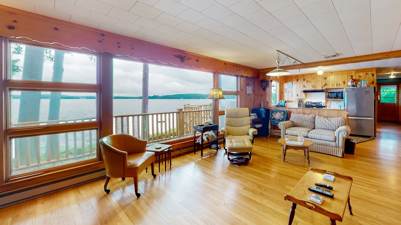 Photo of Livingroom in Alton Bay