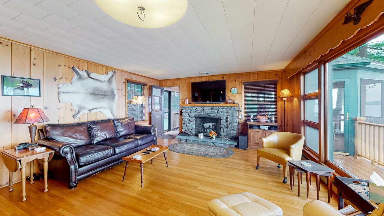 Photo of Livingroom in Alton Bay