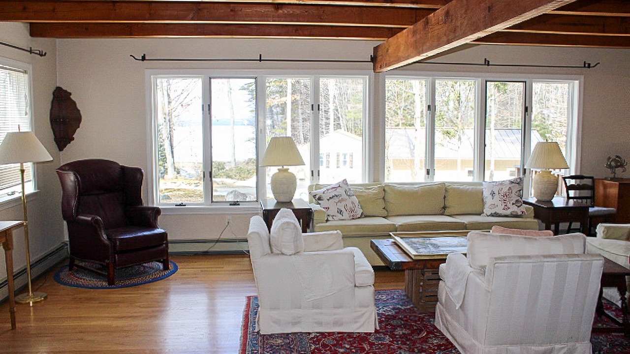 Photo of Livingroom in Alton