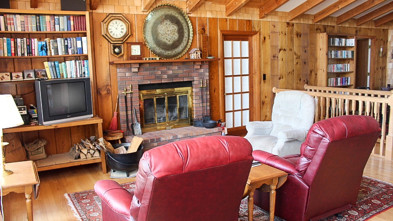 Photo of Livingroom in Alton