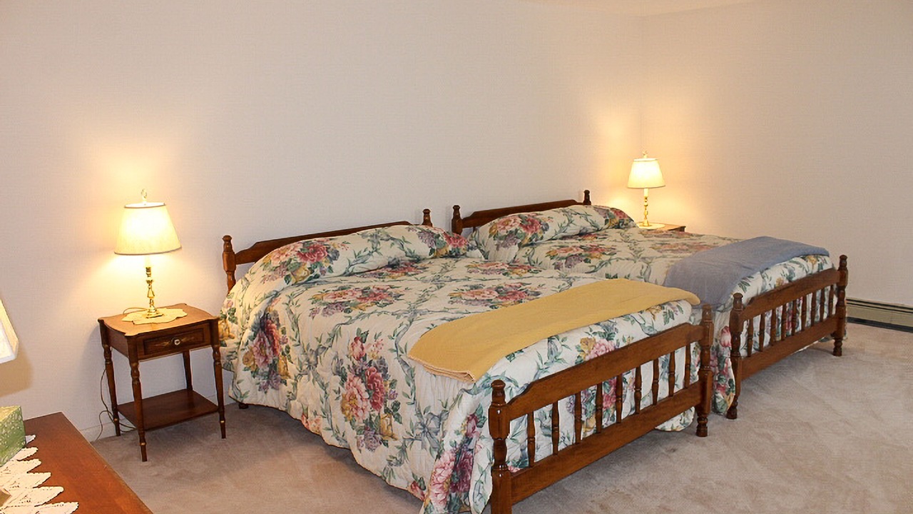 Photo of Bedroom in Alton