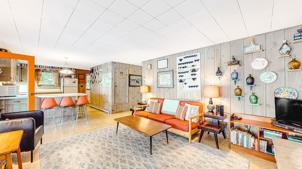 Photo of Livingroom in Meredith
