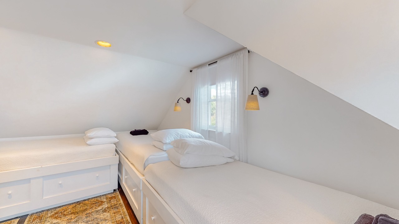 Photo of Bedroom in Mid-Coast and Islands