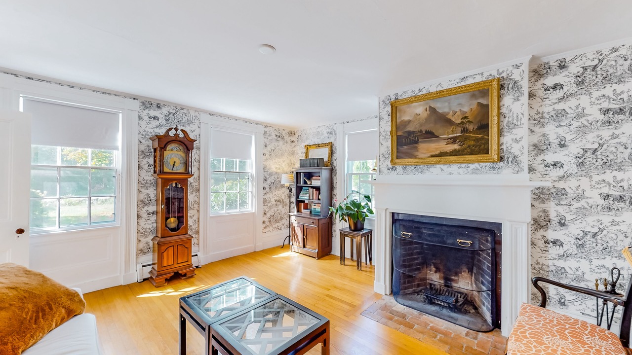 Photo of Livingroom in Mid-Coast and Islands
