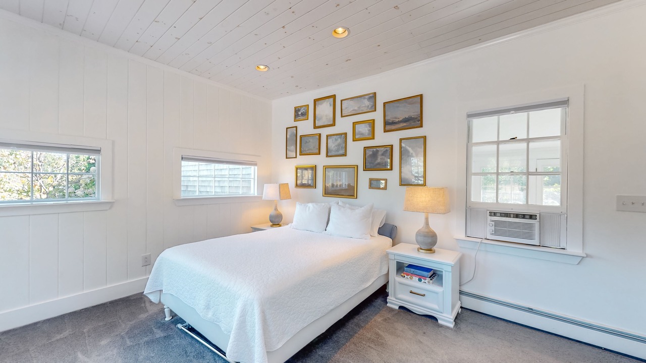Photo of Bedroom in Mid-Coast and Islands