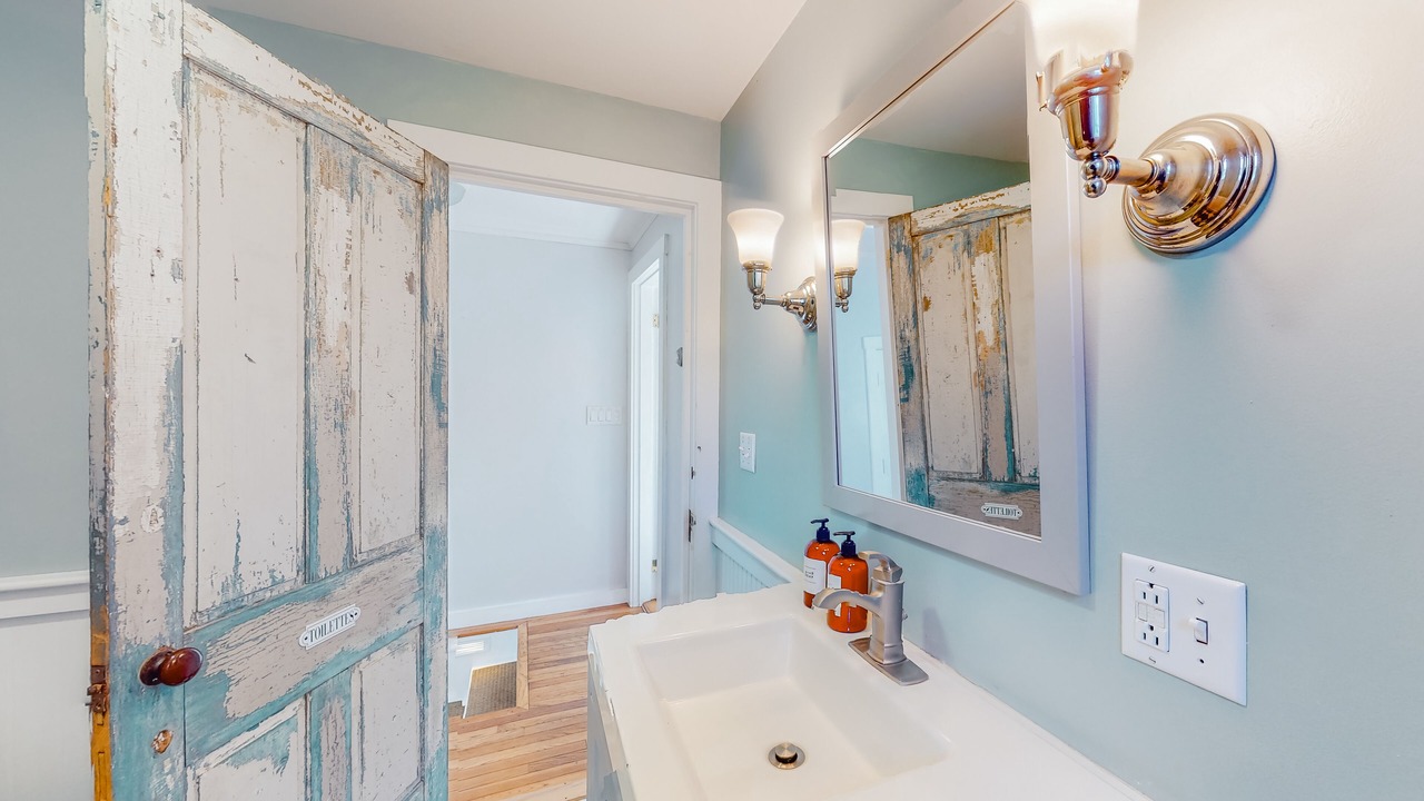 Photo of Bathroom in Mid-Coast and Islands