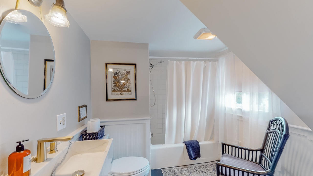 Photo of Bathroom in Mid-Coast and Islands