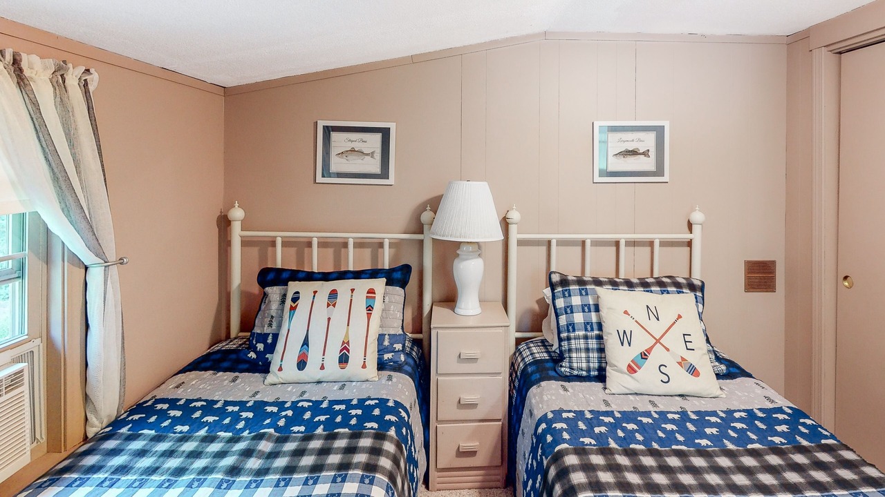 Photo of Bedroom in Moultonborough