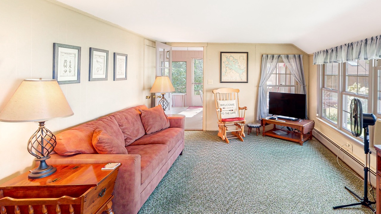 Photo of Livingroom in Moultonborough