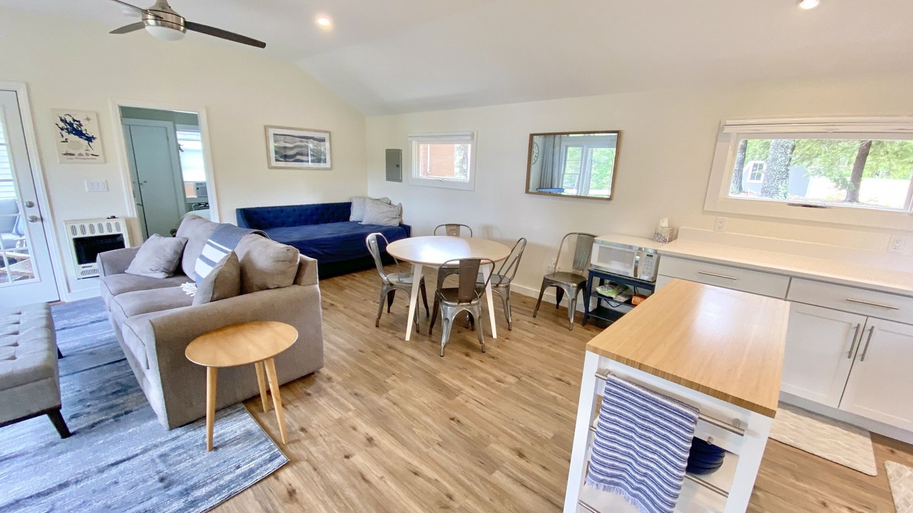 Photo of Livingroom in Alton Bay