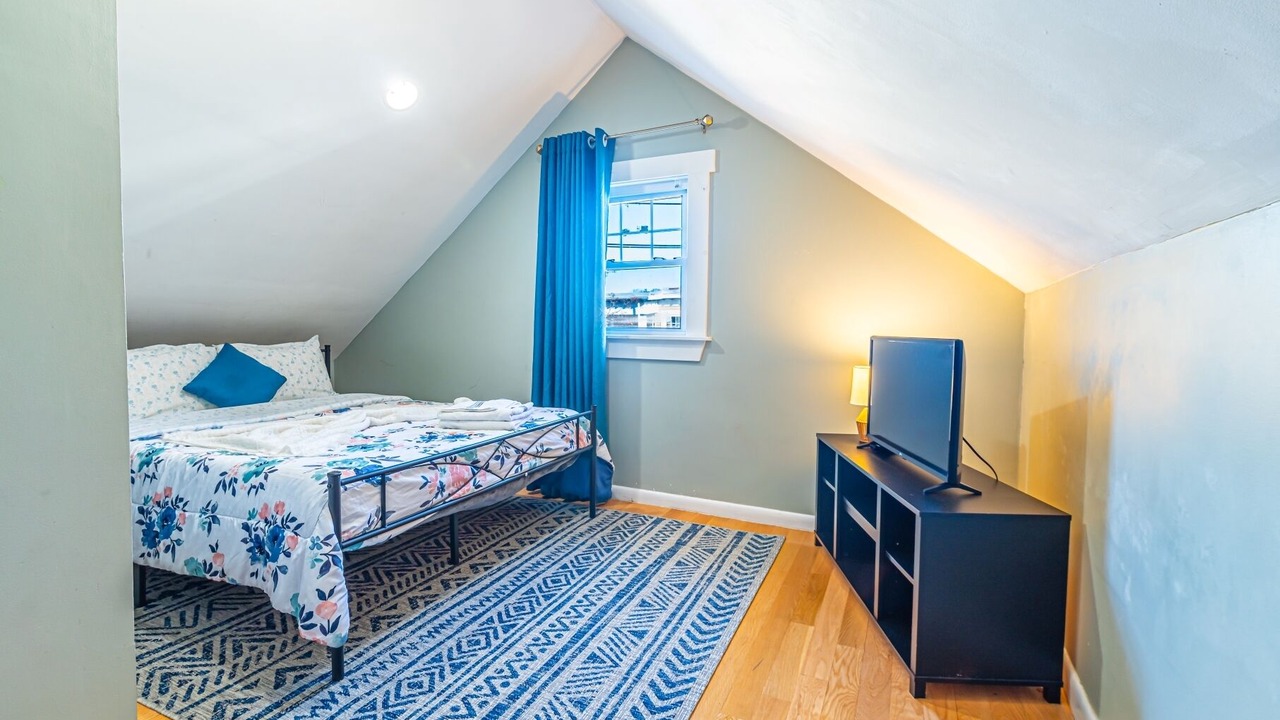 Photo of Bedroom in Ashmont