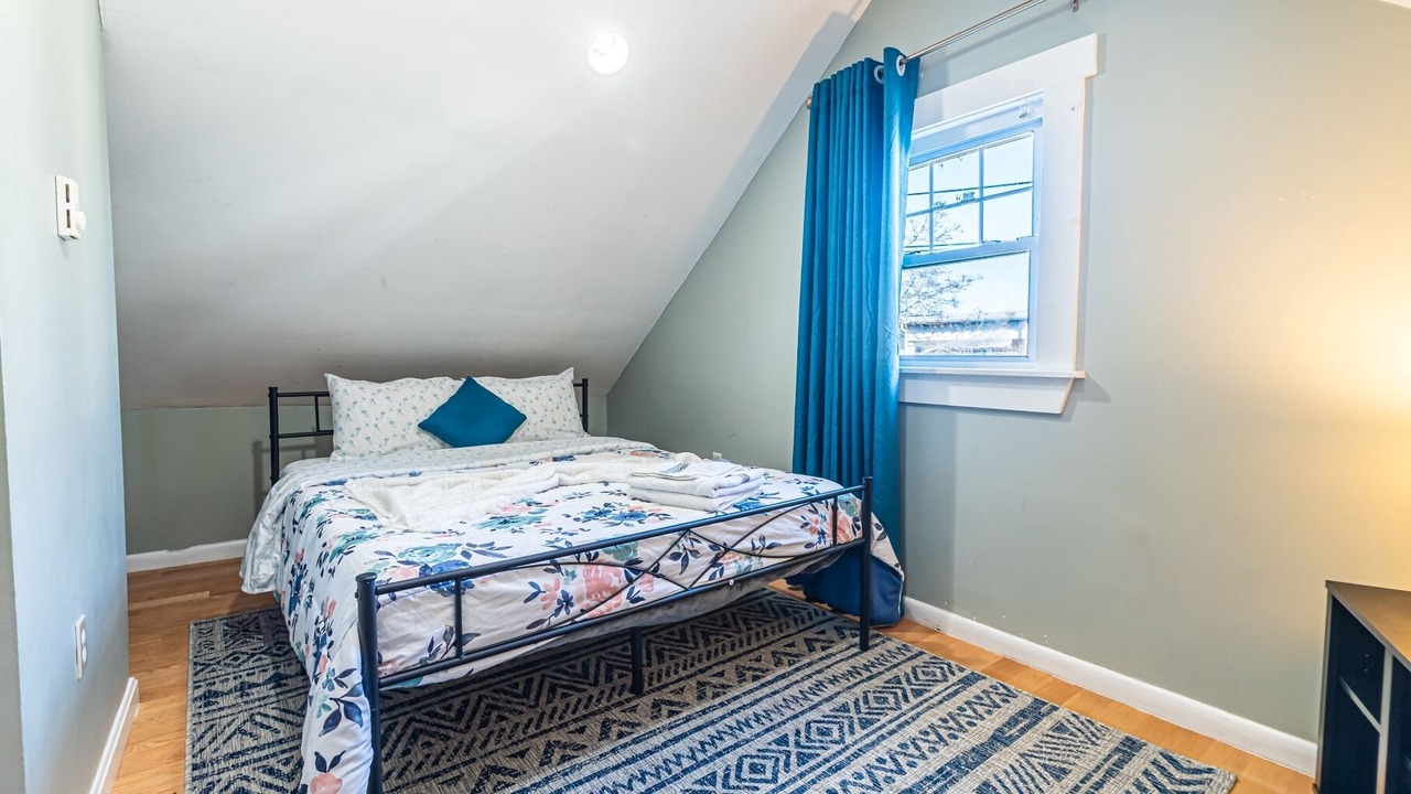 Photo of Bedroom in Ashmont