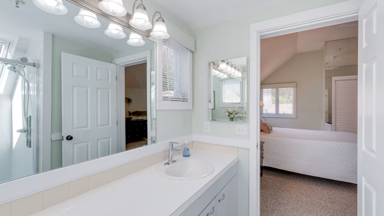 Photo of Bathroom in Mews Village