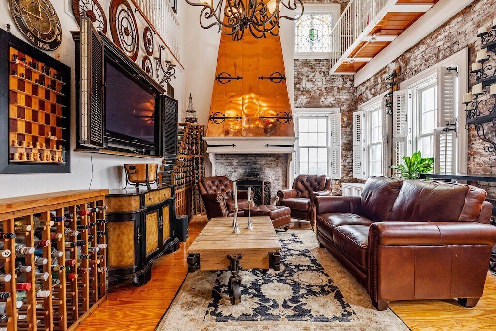 Photo of Livingroom in Beacon Hill