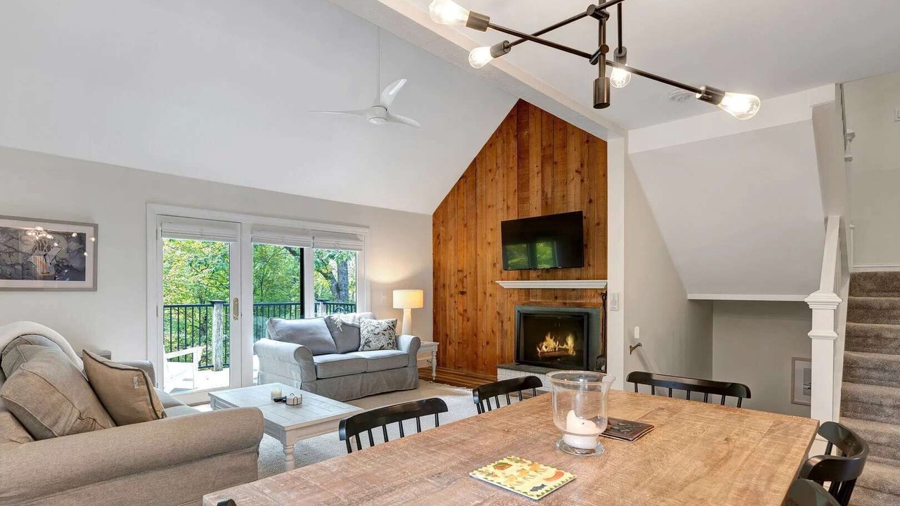 Photo of Livingroom in West Hartford