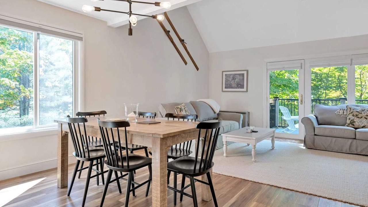 Photo of Livingroom in West Hartford