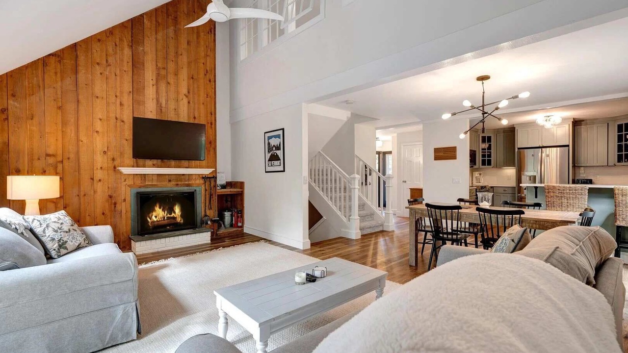 Photo of Livingroom in West Hartford