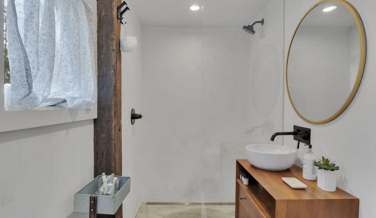 Photo of Bathroom in Sandwich