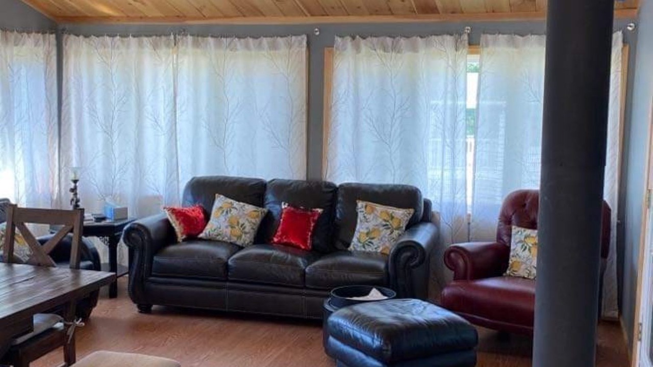 Photo of Livingroom in East Wakefield