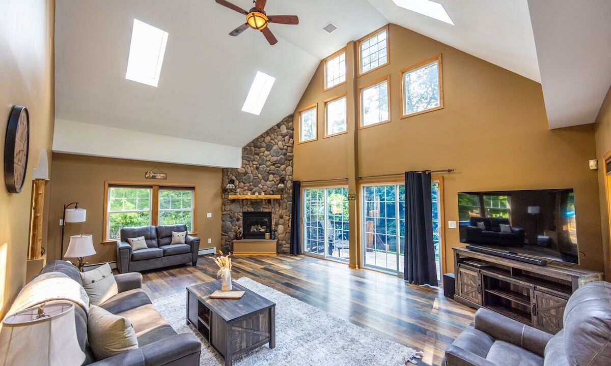 Photo of Livingroom in Lake George