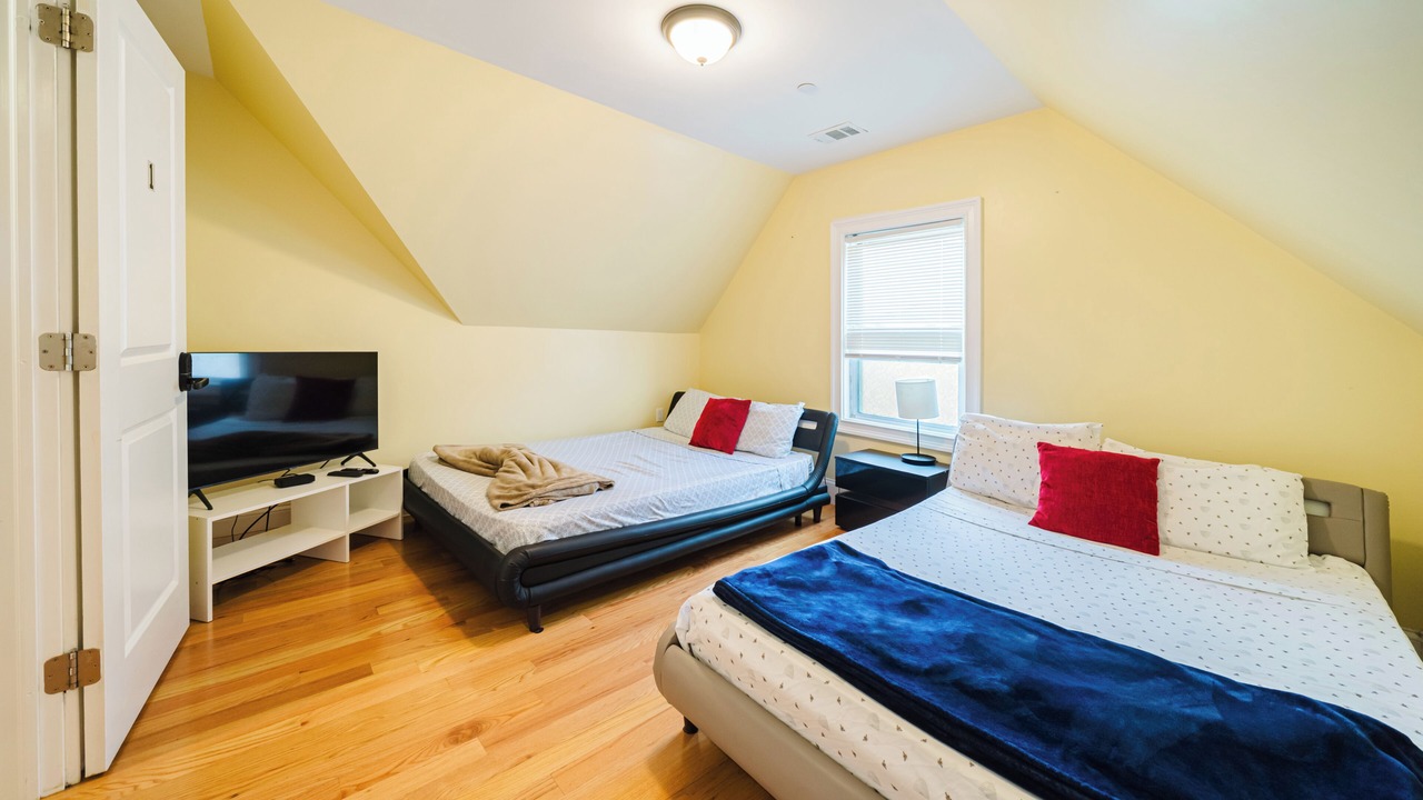 Photo of Bedroom in Dudley - Brunswick King