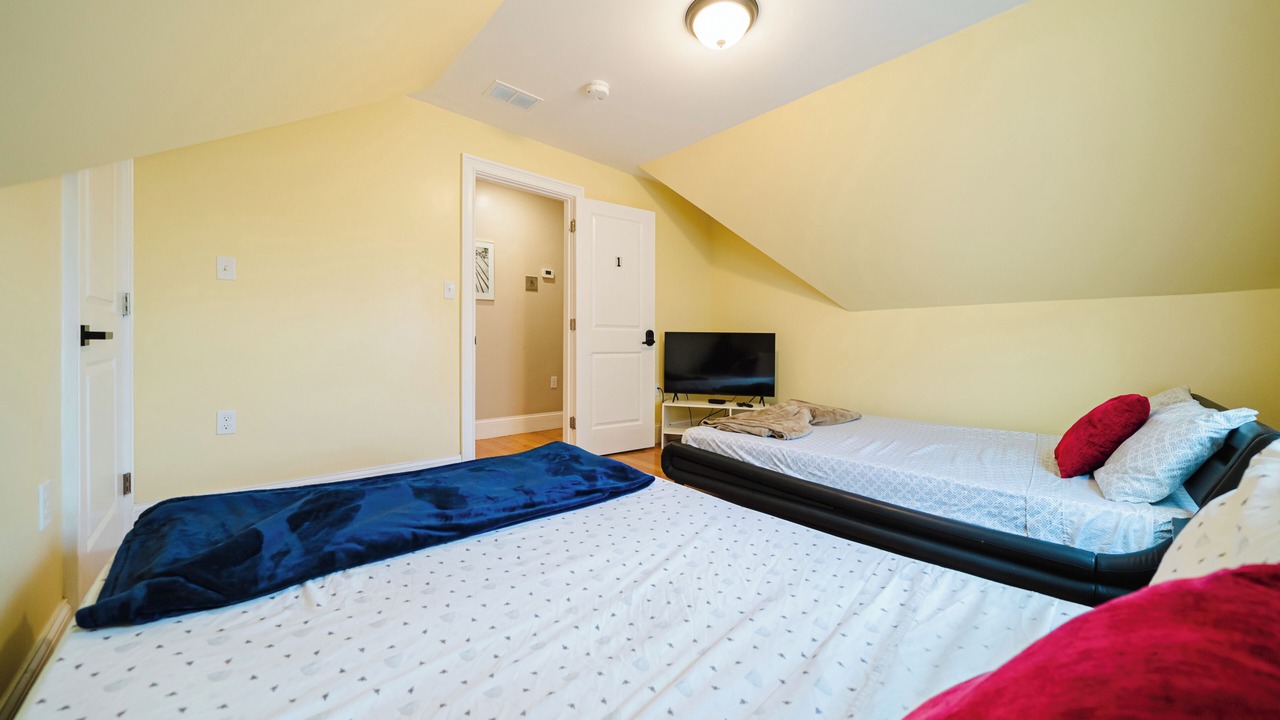 Photo of Bedroom in Dudley - Brunswick King