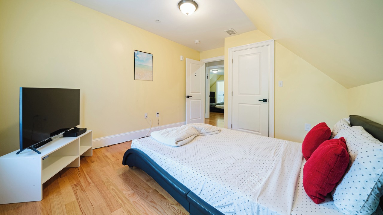 Photo of Bedroom in Dudley - Brunswick King