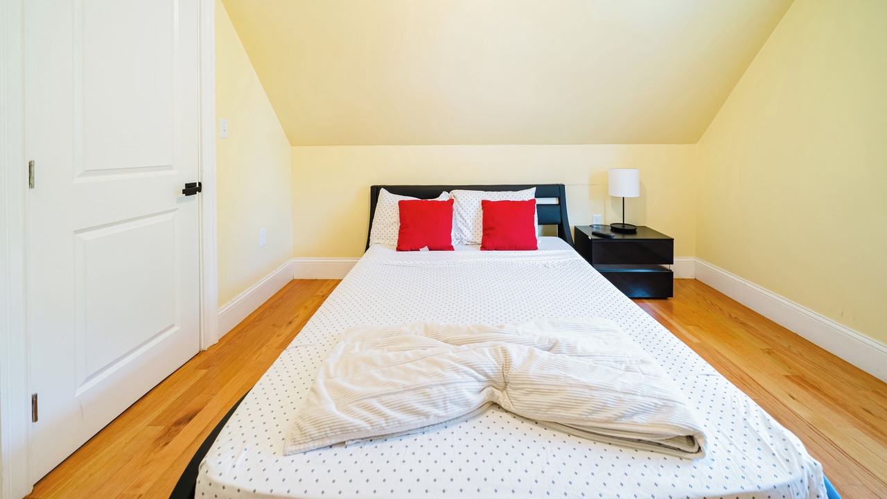 Photo of Bedroom in Dudley - Brunswick King