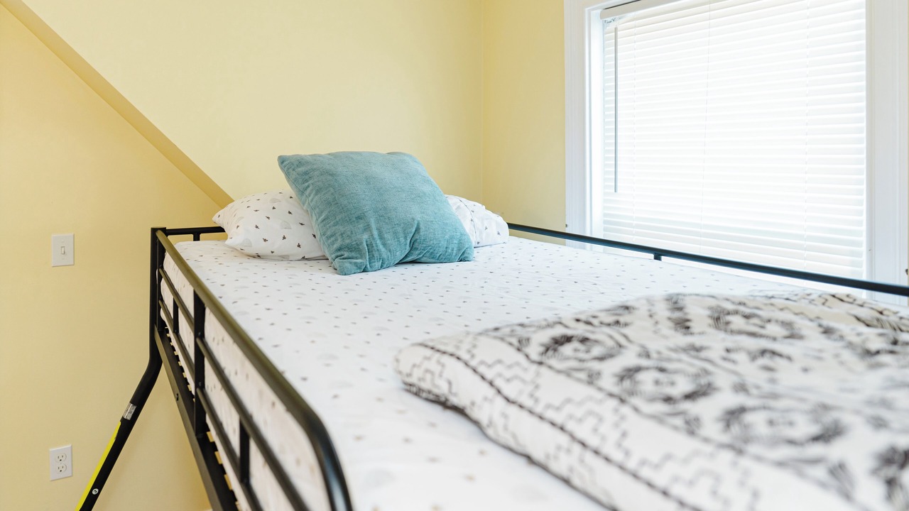 Photo of Bedroom in Dudley - Brunswick King
