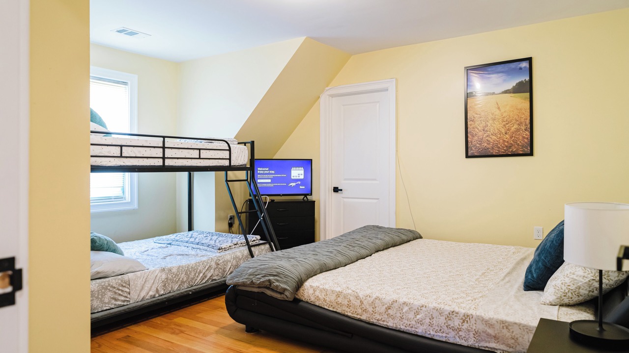 Photo of Bedroom in Dudley - Brunswick King