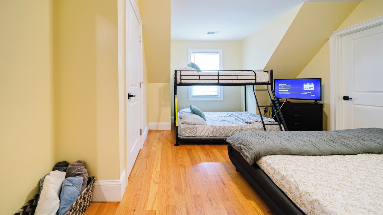 Photo of Bedroom in Dudley - Brunswick King