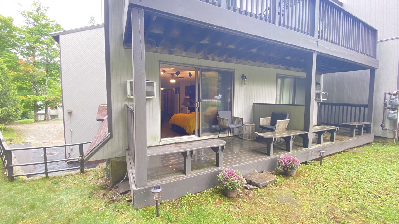 Photo of Patio Balcony in Jeffersonville