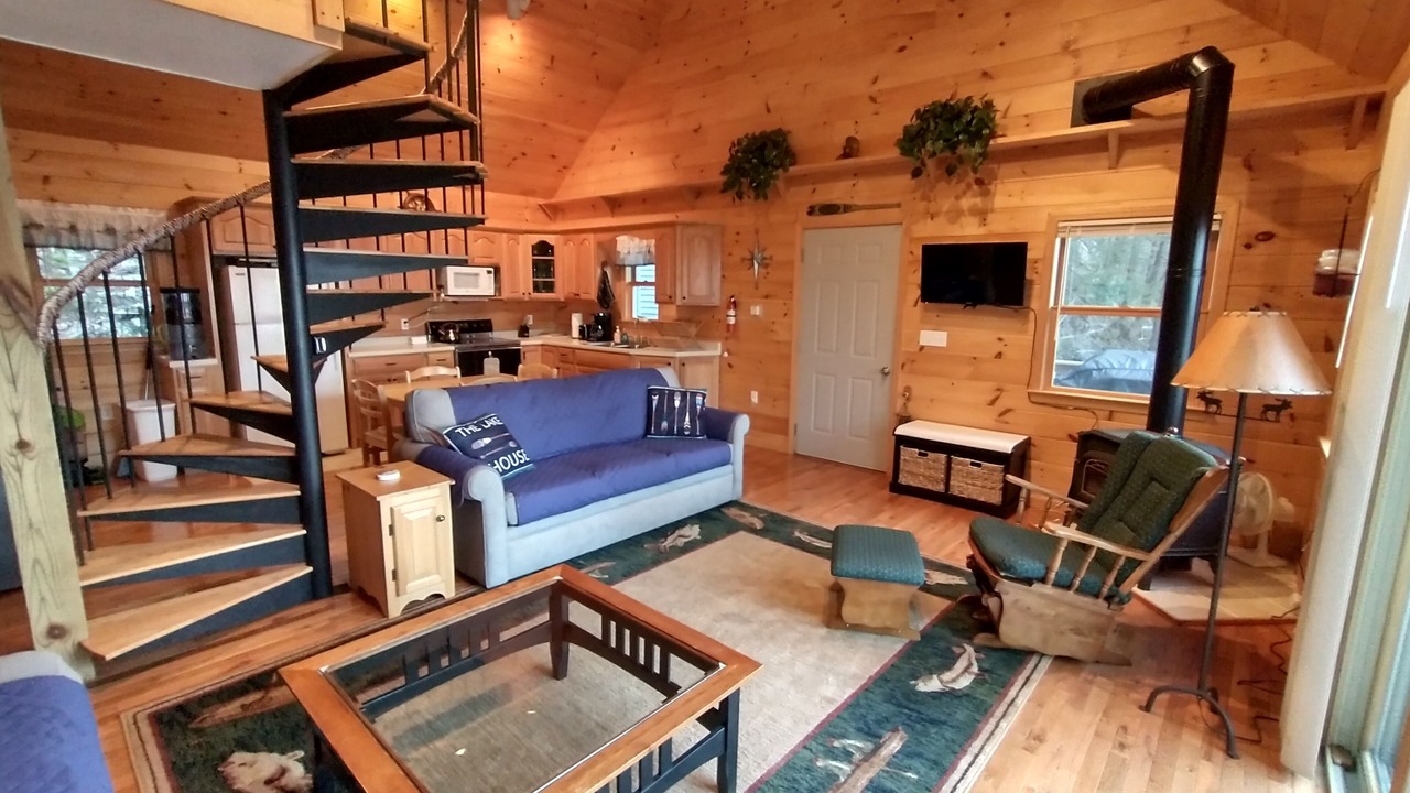 Photo of Livingroom in Alton Bay