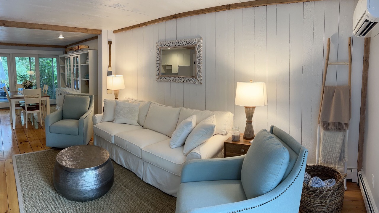 Photo of Livingroom in Mashpee