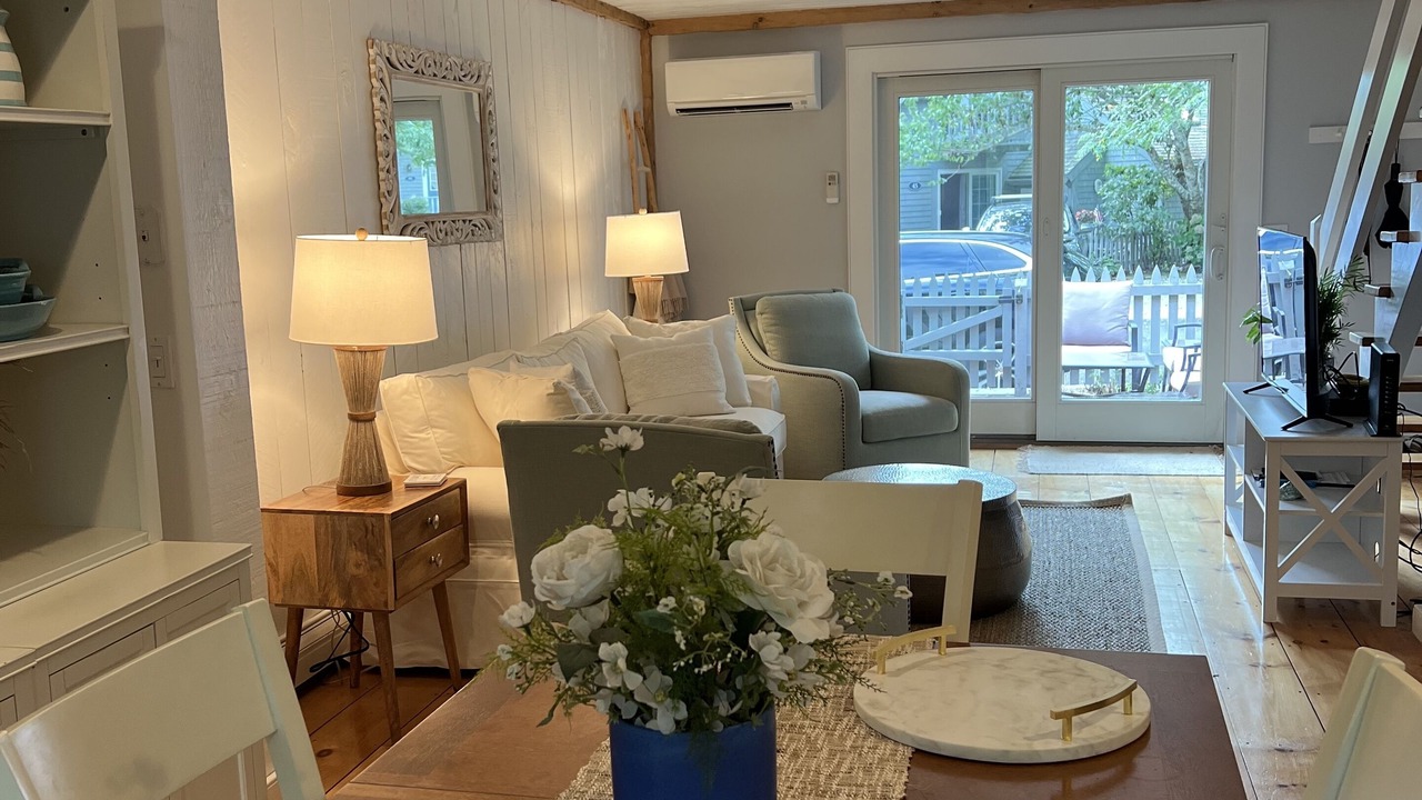 Photo of Livingroom in Mashpee